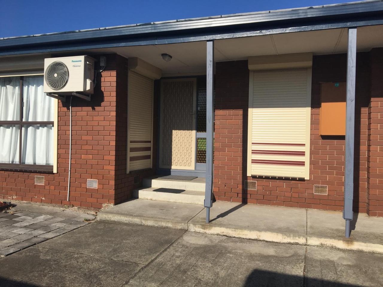 Entire Hume House Villa Melbourne Exterior photo